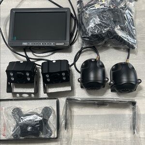 VOONOA 7" Wireless RV Cameras System (4 Cameras) NEW